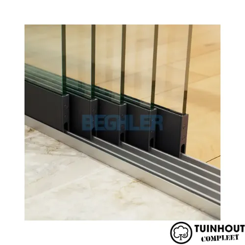 Glazen schuifwanden zwart 5-rail tot 4420 mm breed 5 x 900 mm glas