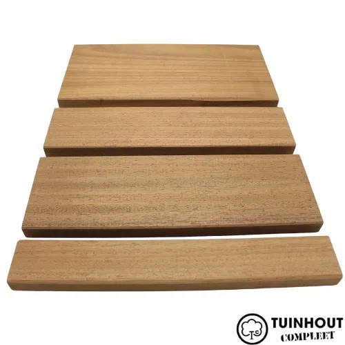 20250220113518-Ayous Planken  18 mm dik, variërende breedtes